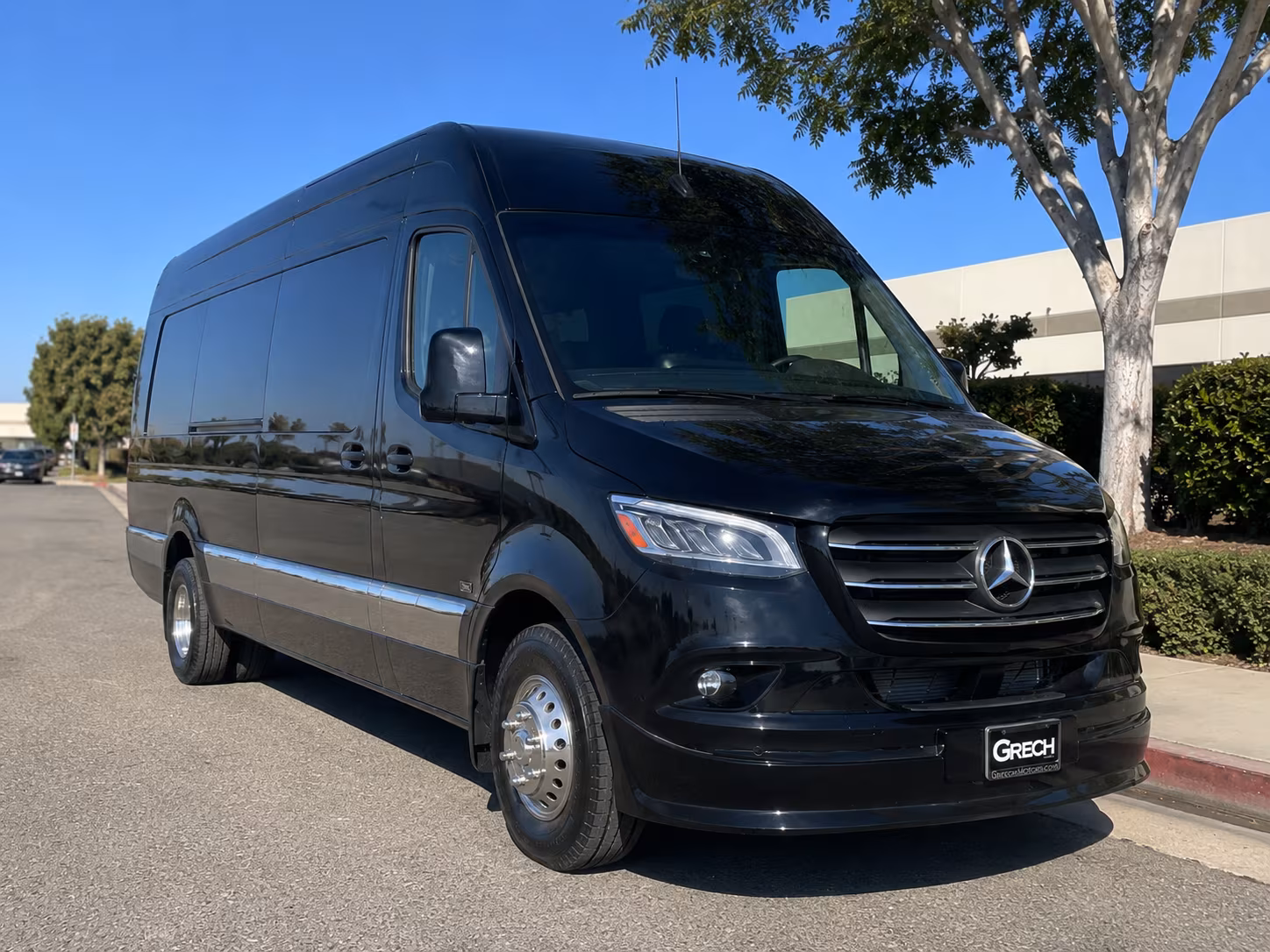 find the perfect transportation for your next airport transfer 5