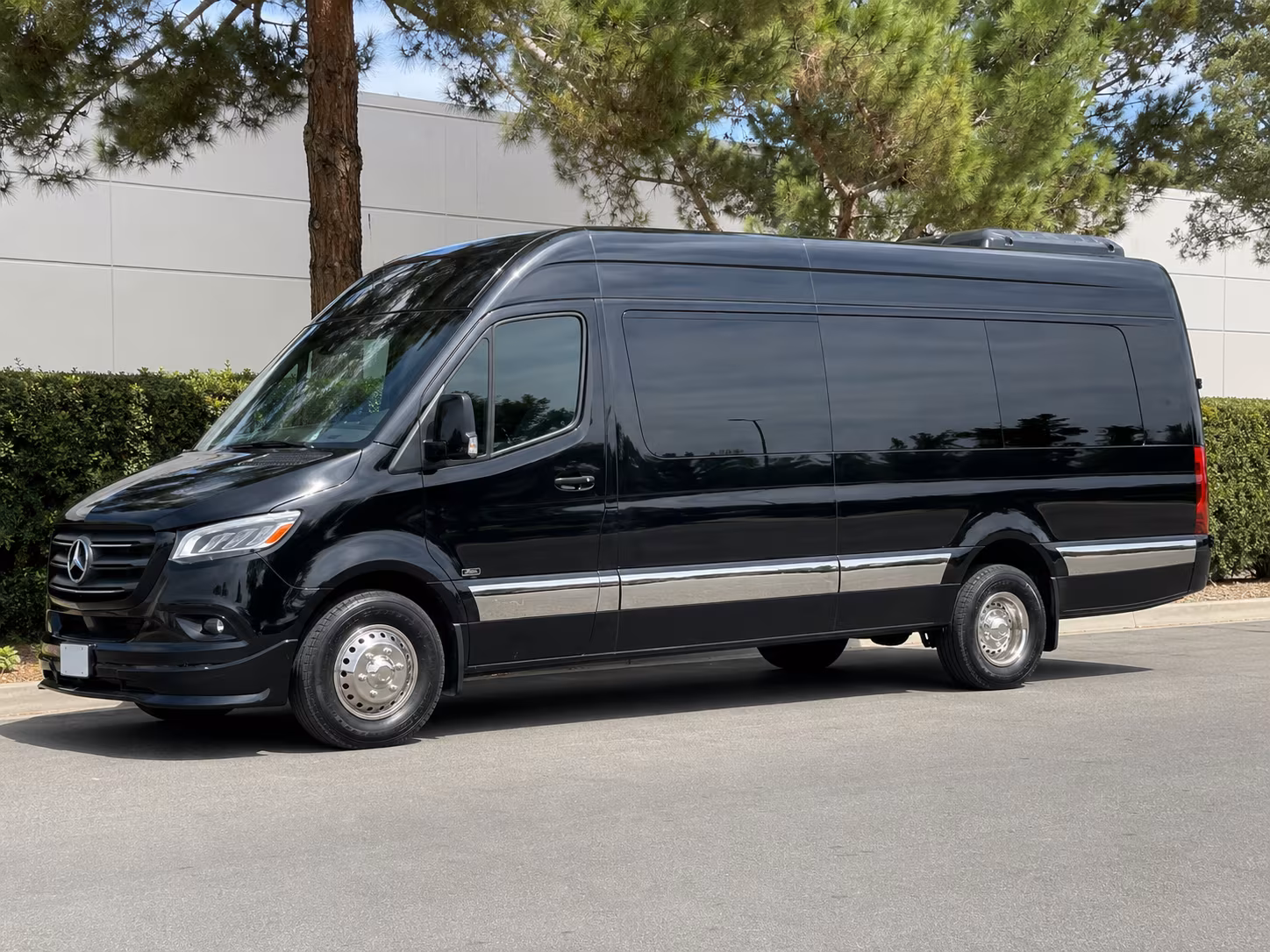 newark 15 passenger sprinter van