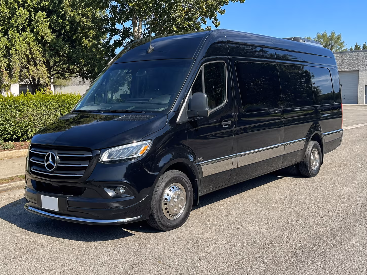 newark 18 passenger sprinter van