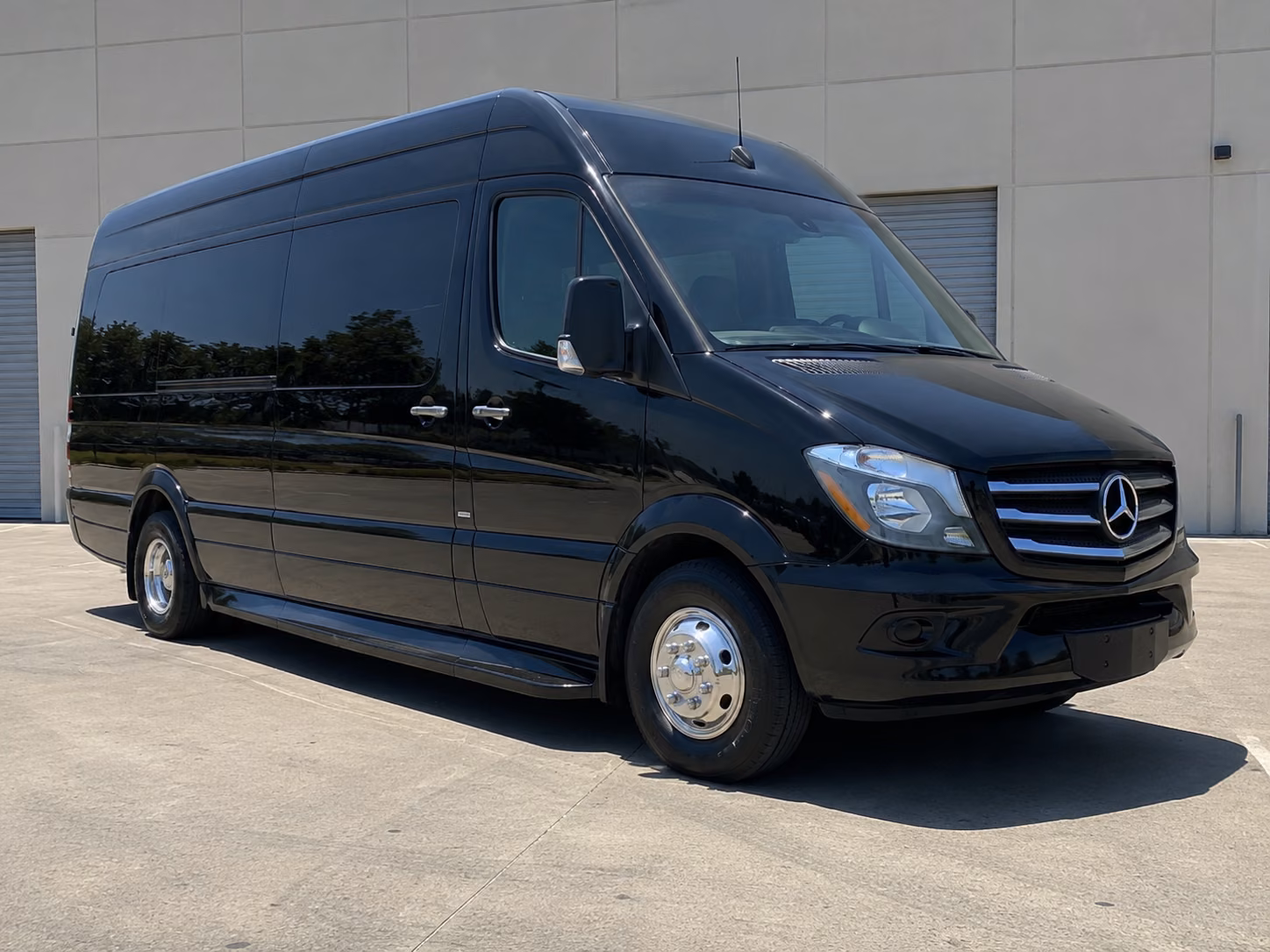 newark 20 passenger sprinter van